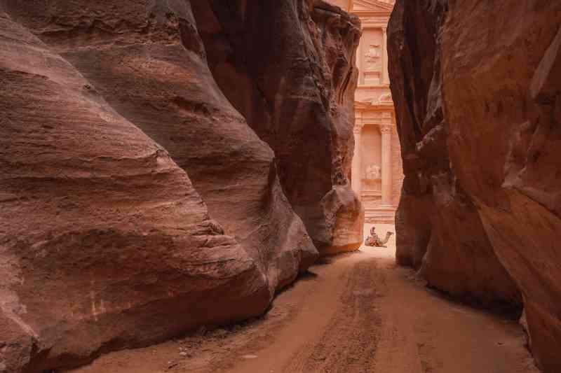 Petra, la antigua ciudad tallada en acantilados de arenisca